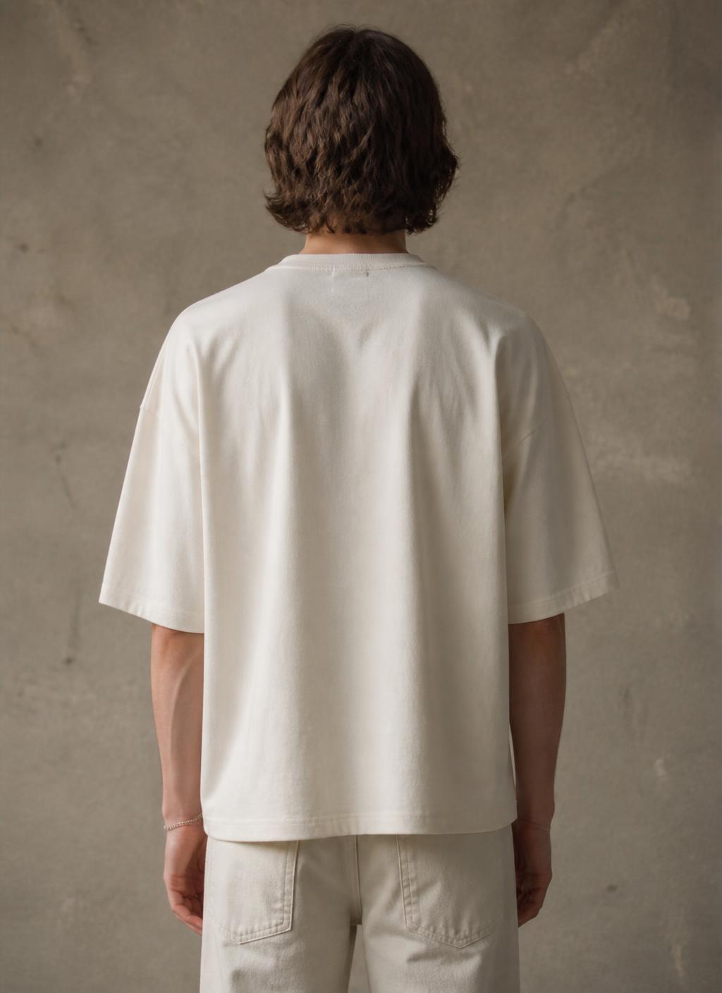 Rückansicht des Bone-Oversized-Shirts